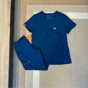 EUC Figs Scrubs Set in Deep Reef (Catarina XS top, Yola XS bottoms)